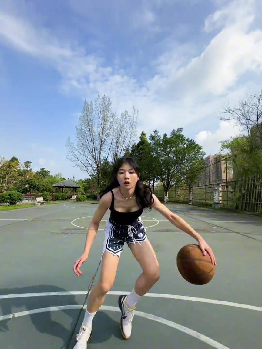 看著有點(diǎn)實(shí)力，敢背打我不？